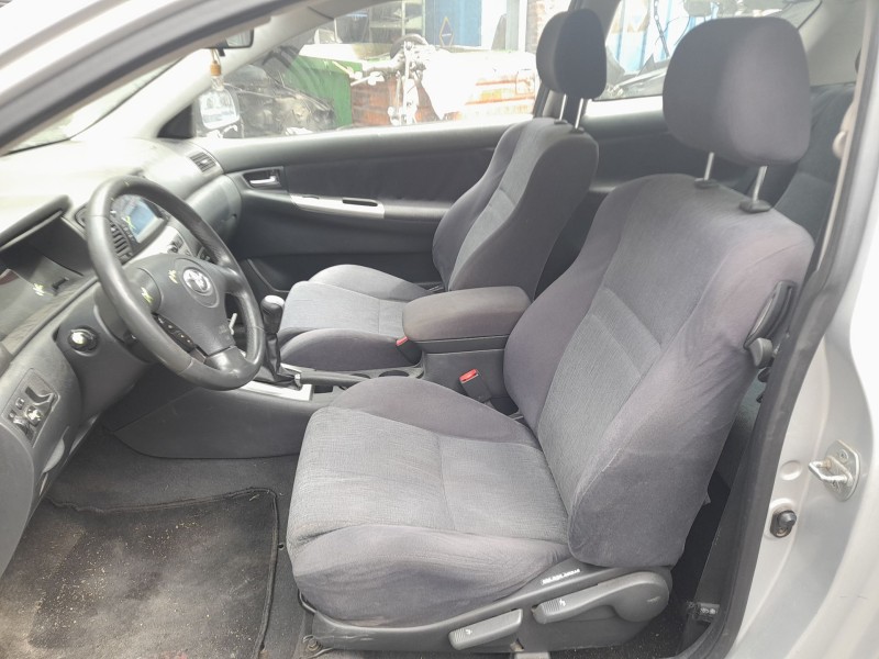 toyota corolla (_e12_) del año 2003