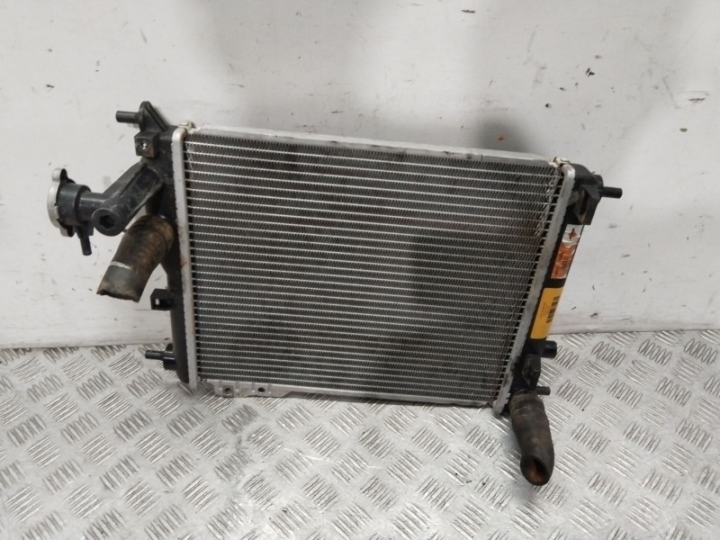 Recambio de radiador agua para hyundai getz (tb) 1.1 referencia OEM IAM 253101C200  