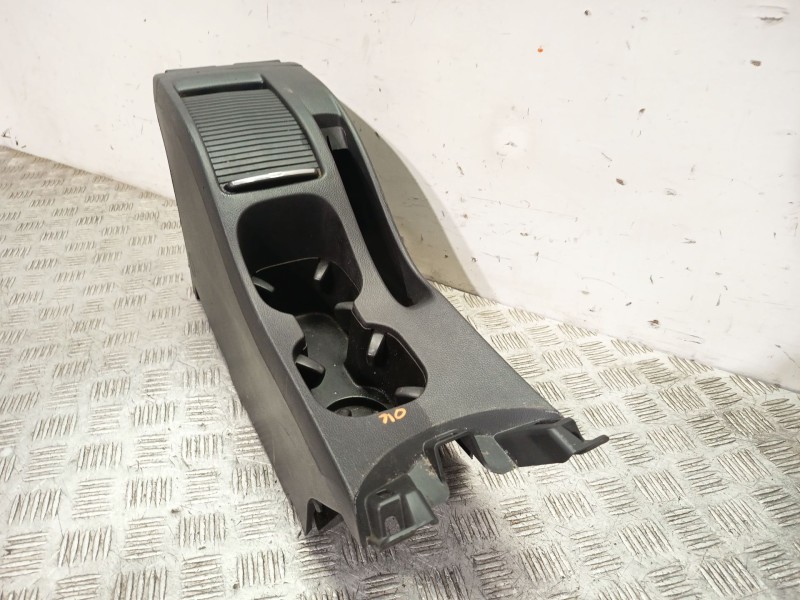Recambio de consola central para chevrolet orlando (j309) 2.0 d referencia OEM IAM 95971706  
