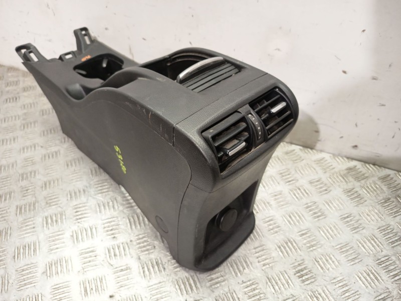 Recambio de consola central para chevrolet orlando (j309) 2.0 d referencia OEM IAM 95971706  