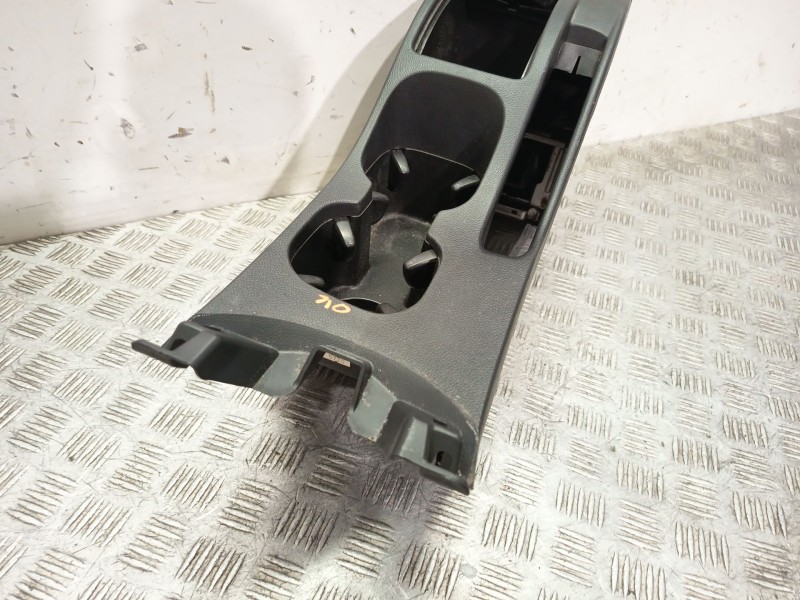 Recambio de consola central para chevrolet orlando (j309) 2.0 d referencia OEM IAM 95971706  
