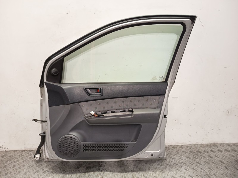 Recambio de puerta delantera derecha para hyundai getz (tb) 1.1 referencia OEM IAM 760041C020  