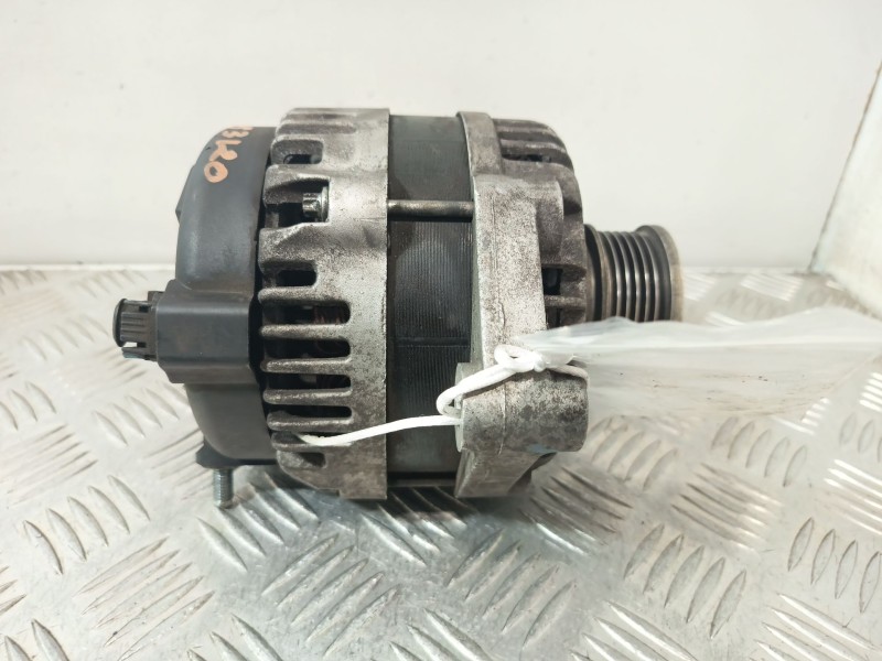 Recambio de alternador para chevrolet orlando (j309) 2.0 d referencia OEM IAM 13580078 13501719 