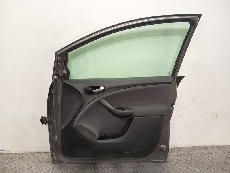 Recambio de puerta delantera derecha para seat altea (5p1) 1.4 tsi referencia OEM IAM 5P0831056A  