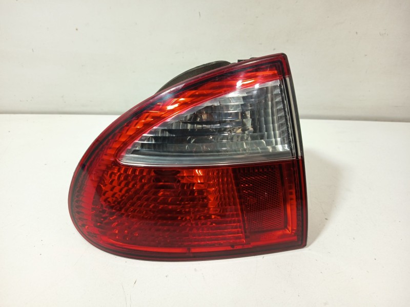Recambio de piloto trasero izquierdo para seat leon (1m1) signo referencia OEM IAM 1M6945111  