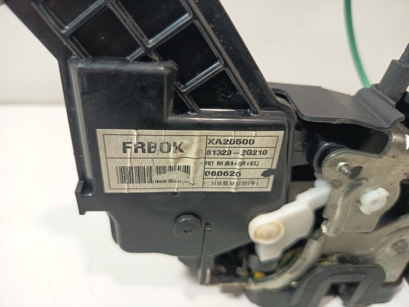 Recambio de cerradura puerta delantera derecha para kia magentis ii (mg) 2.0 crdi referencia OEM IAM 813202G210  