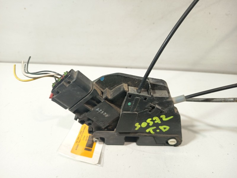 Recambio de cerradura puerta lateral derecha para mazda 3 sedán (bk) 1.6 (bk12) referencia OEM IAM BP4K72  
