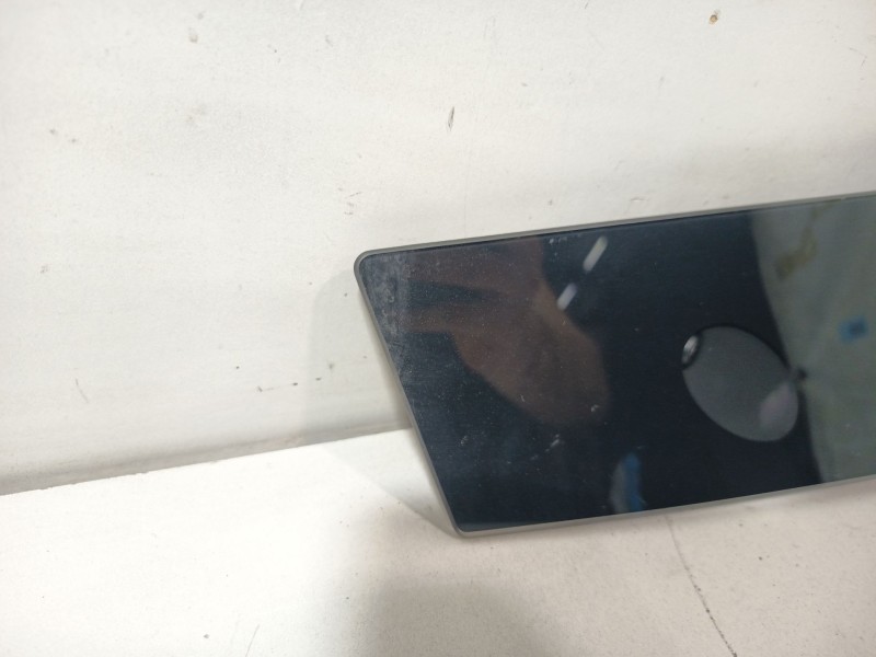 Recambio de moldura para tesla model y ev referencia OEM IAM 110925300J  