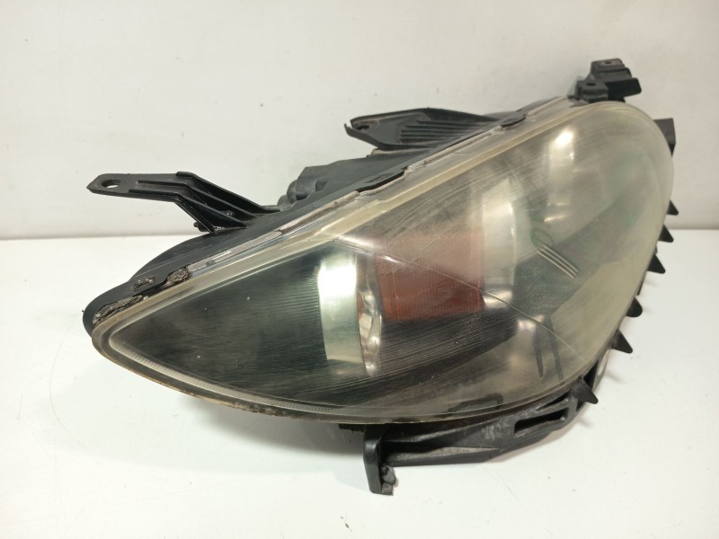 Recambio de faro derecho para mazda 3 sedán (bk) 1.6 di turbo (bk12y) referencia OEM IAM BN8V510K0E  