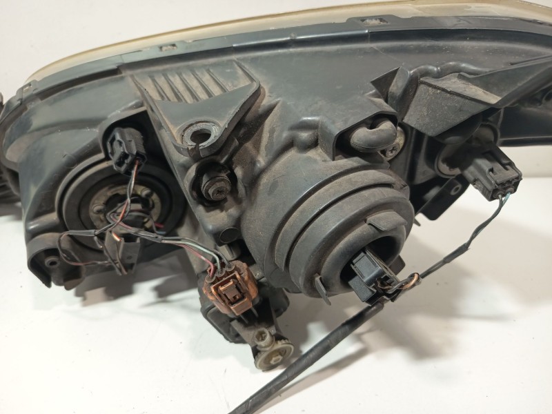 Recambio de faro derecho para mazda 3 sedán (bk) 1.6 di turbo (bk12y) referencia OEM IAM BN8V510K0E  
