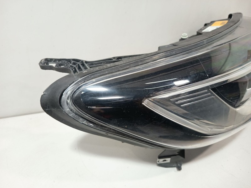Recambio de faro derecho para renault kadjar (ha_, hl_) 1.3 tce 140 referencia OEM IAM 260105570R  