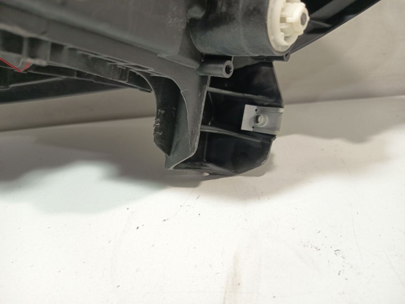Recambio de faro derecho para renault kadjar (ha_, hl_) 1.3 tce 140 referencia OEM IAM 260105570R  