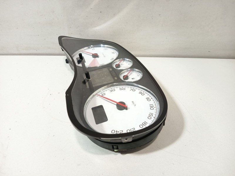 Recambio de cuadro instrumentos para peugeot 307 (3a/c) 1.6 hdi 110 referencia OEM IAM P9661323180E01 821165 