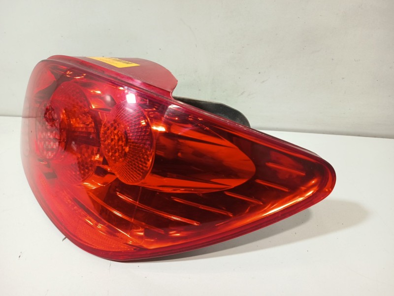 Recambio de piloto trasero derecho para peugeot 307 (3a/c) 2.0 hdi 135 referencia OEM IAM 6351X0  