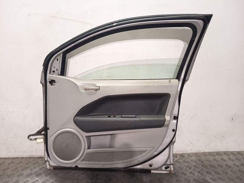 Recambio de puerta delantera derecha para dodge caliber 2.0 crd referencia OEM IAM 5074154AB  