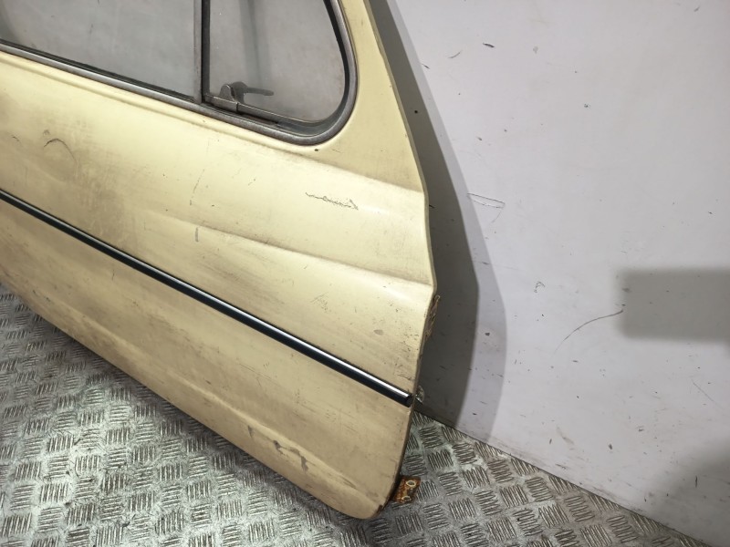 Recambio de puerta delantera derecha para seat 600 e referencia OEM IAM   