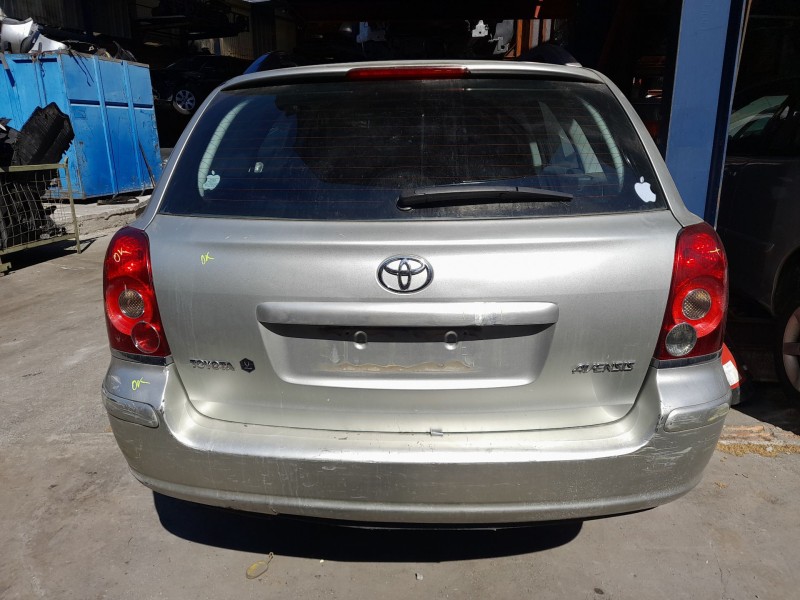 toyota avensis station wagon (_t25_) del año 2006