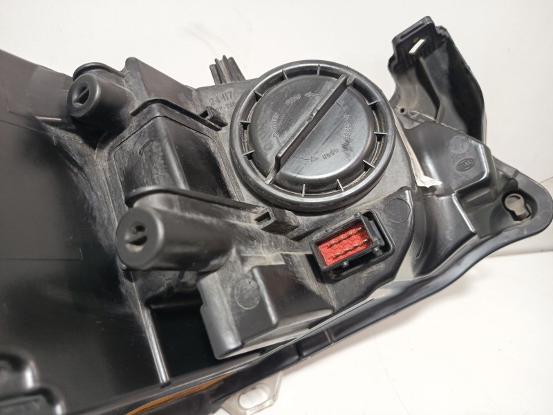 Recambio de faro izquierdo para opel astra j (p10) 1.6 (68) referencia OEM IAM 13253646  