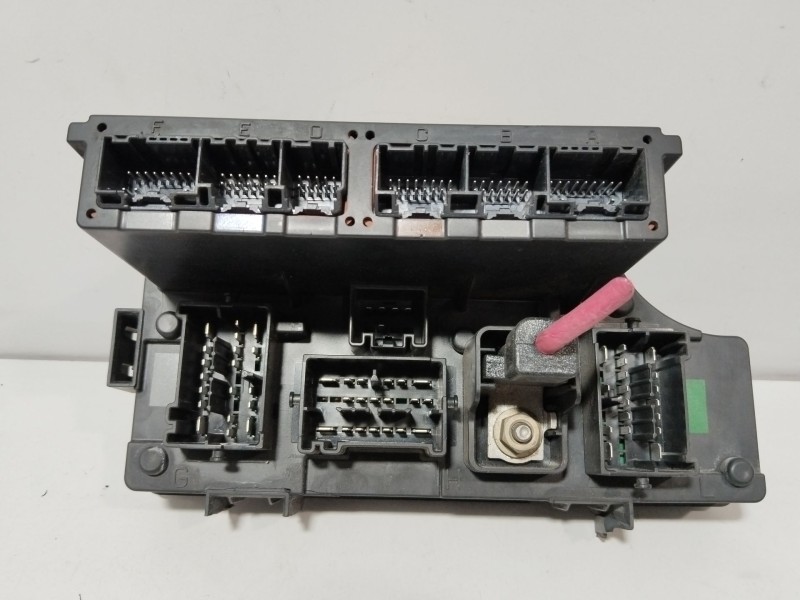 Recambio de caja reles / fusibles para dodge caliber 2.0 crd referencia OEM IAM P04692207AE  