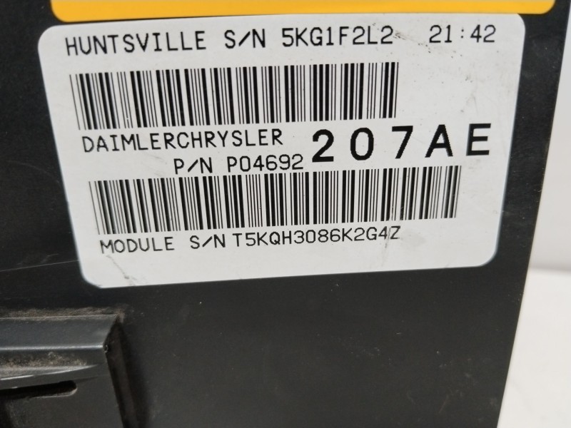 Recambio de caja reles / fusibles para dodge caliber 2.0 crd referencia OEM IAM P04692207AE  
