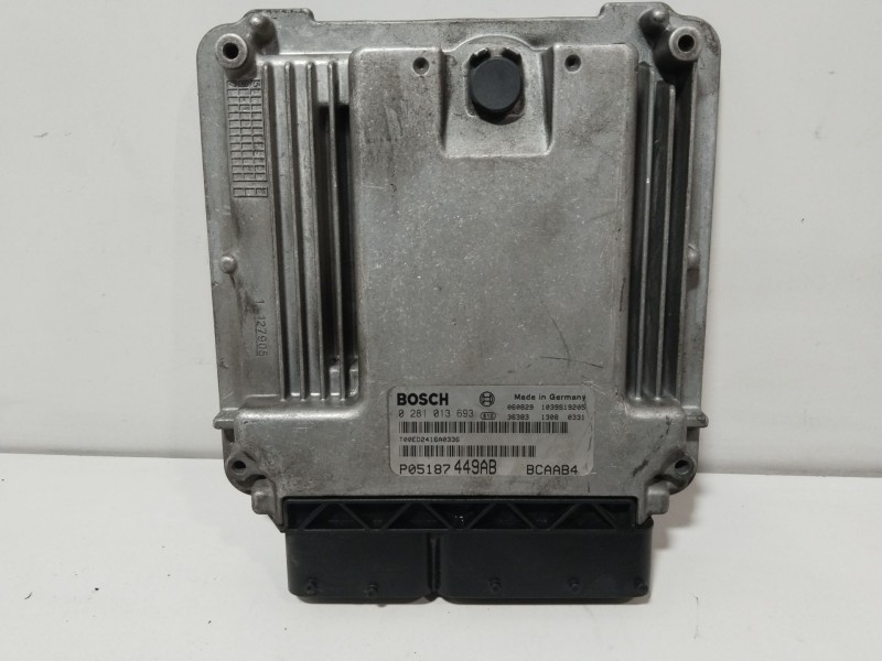 Recambio de centralita motor uce para dodge caliber 2.0 crd referencia OEM IAM 0281013693  