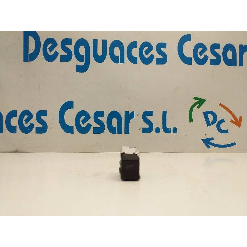 MANDO ELEVALUNAS DELANTERO DERECHO  - imagen 2