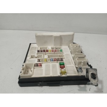 CAJA RELES / FUSIBLES 8201044235B 