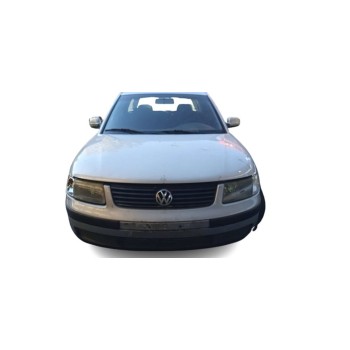 VOLKSWAGEN PASSAT BERLINA (3B2)