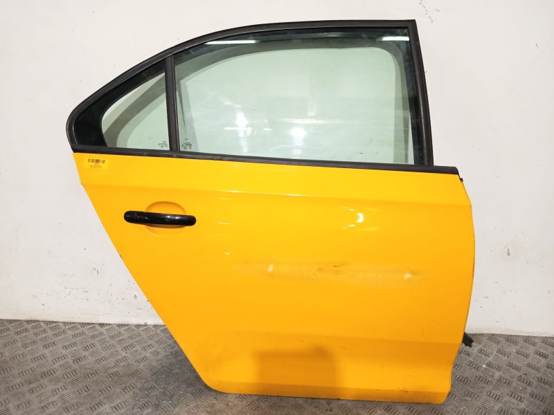 Recambio de puerta trasera derecha para seat toledo iv (kg3) 1.6 tdi referencia OEM IAM 5JA833056B  AMARILLO