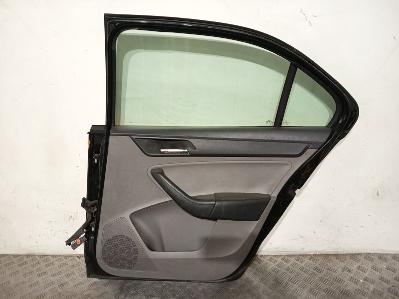 Recambio de puerta trasera derecha para seat toledo iv (kg3) 1.6 tdi referencia OEM IAM 5JA833056B  AMARILLO