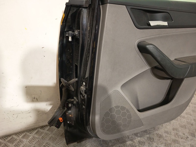 Recambio de puerta trasera derecha para seat toledo iv (kg3) 1.6 tdi referencia OEM IAM 5JA833056B  AMARILLO