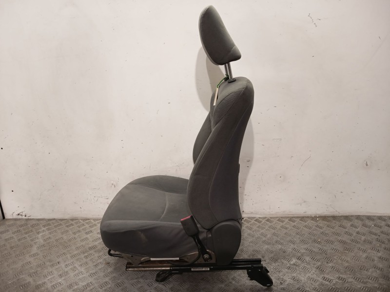 Recambio de asiento delantero derecho para toyota prius (_w3_) 1.8 hybrid (zvw3_) referencia OEM IAM 7143047180B1  