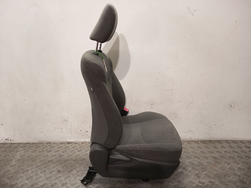 Recambio de asiento delantero derecho para toyota prius (_w3_) 1.8 hybrid (zvw3_) referencia OEM IAM 7143047180B1  
