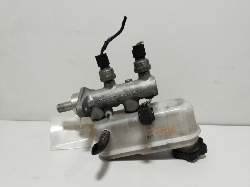Recambio de bomba freno para ssangyong rodius i 2.7 xdi referencia OEM IAM 4854021103  