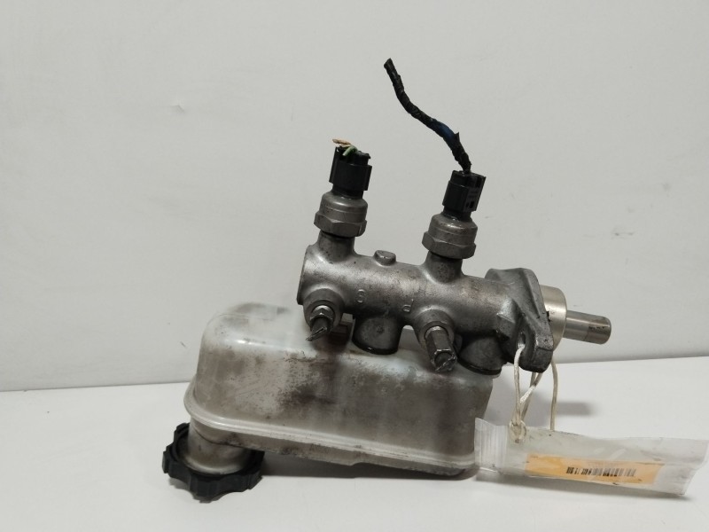Recambio de bomba freno para ssangyong rodius i 2.7 xdi referencia OEM IAM 4854021103  