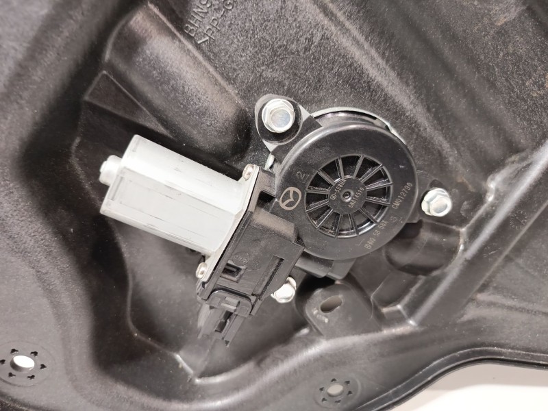 Recambio de elevalunas trasero derecho para mazda 3 (bm, bn) 2.2 d referencia OEM IAM BHN97297XA  