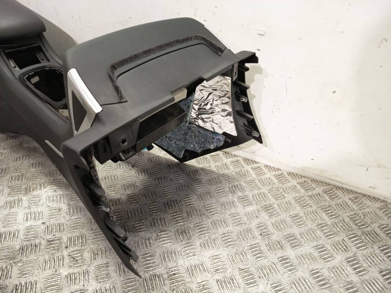 Recambio de apoyabrazos central para citroën c5 iii (rd_) 2.0 hdi 165 referencia OEM IAM 99604435401  