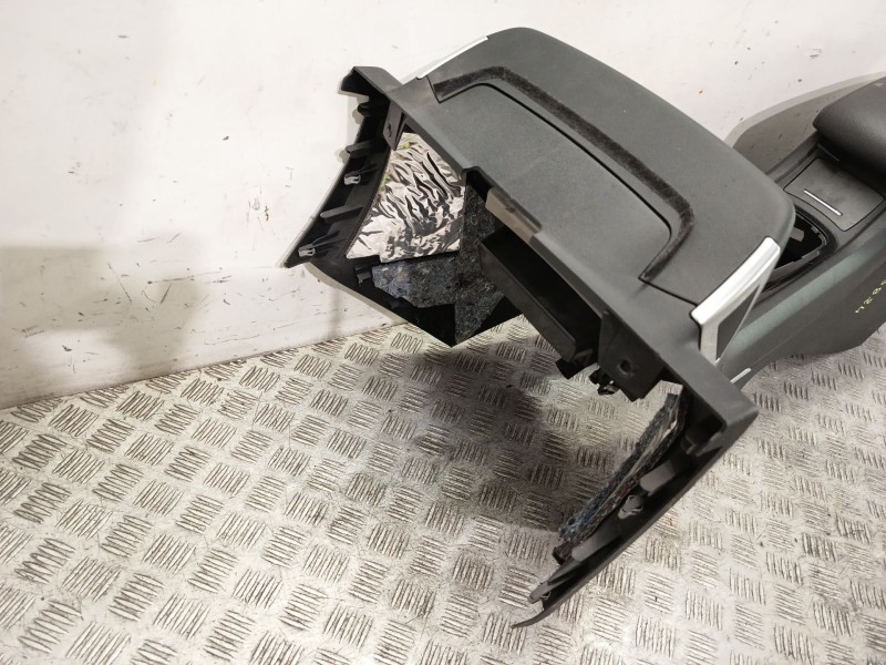 Recambio de apoyabrazos central para citroën c5 iii (rd_) 2.0 hdi 165 referencia OEM IAM 99604435401  