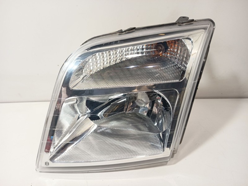 Recambio de faro izquierdo para ford tourneo connect 1.8 tdci referencia OEM IAM 084311165L 1346495 