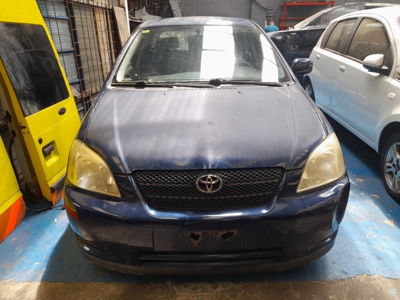 toyota corolla (_e12_) del año 2004