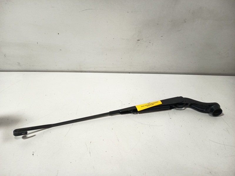 Recambio de brazo limpia delantero izquierdo para dodge caliber 2.0 crd referencia OEM IAM D1823 05183257AA 