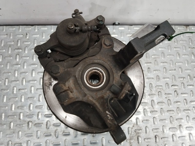 Recambio de mangueta delantera derecha para chrysler voyager iv (rg, rs) 2.5 crd referencia OEM IAM 04694952AB  