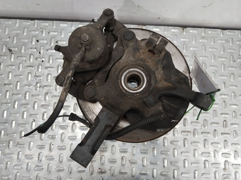 Recambio de mangueta delantera izquierda para chevrolet nubira sedán 2.0 d referencia OEM IAM 96454297  