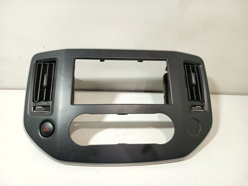 Recambio de moldura para nissan nv200 furgoneta e-nv (me0n) referencia OEM IAM 682604FA0A 682604FAOA 
