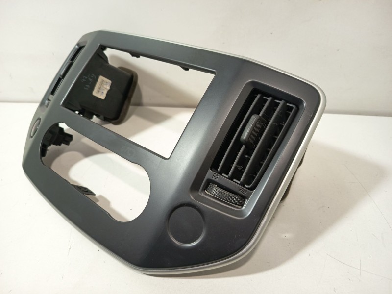 Recambio de moldura para nissan nv200 furgoneta e-nv (me0n) referencia OEM IAM 682604FA0A 682604FAOA 