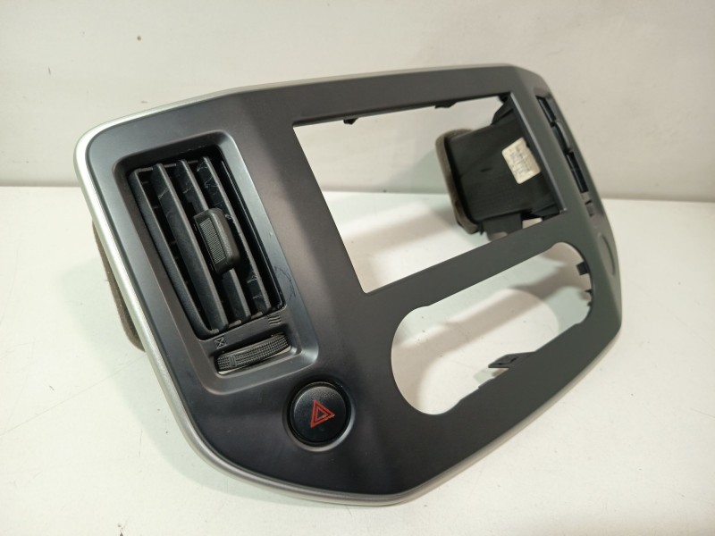 Recambio de moldura para nissan nv200 furgoneta e-nv (me0n) referencia OEM IAM 682604FA0A 682604FAOA 