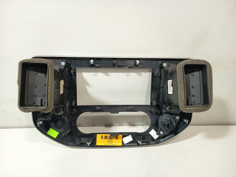 Recambio de moldura para nissan nv200 furgoneta e-nv (me0n) referencia OEM IAM 682604FA0A 682604FAOA 