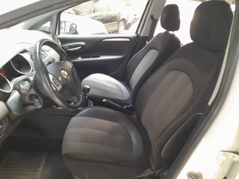 fiat grande punto (199_) del año 2010