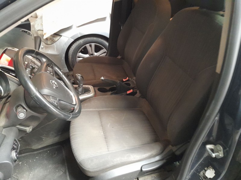 opel astra j (p10) del año 2010