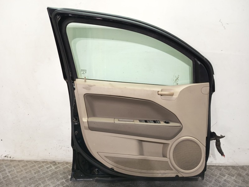 Recambio de puerta delantera izquierda para dodge caliber 2.0 crd referencia OEM IAM 05074155AI  